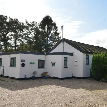 Hare Lodge Woodhall Spa Exterior photo